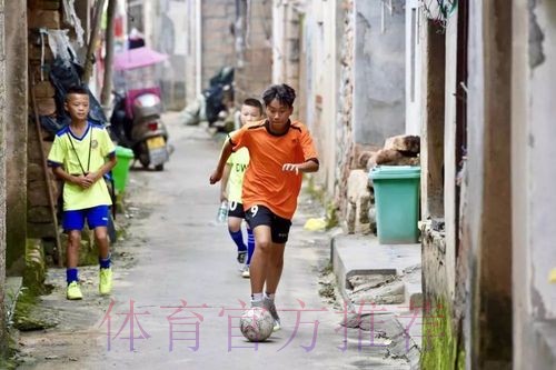 新华社：我为球狂丨足球与海：福建霞浦“长风少年”背后